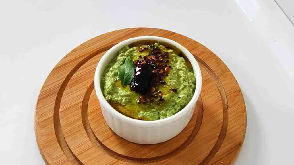 Easy Cilantro and Mint Chutney (Delicious)