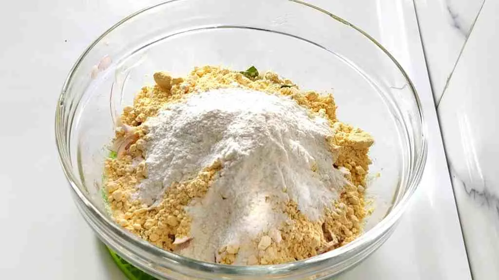 Easy Ulli Vada Recipe (Kerala Style)