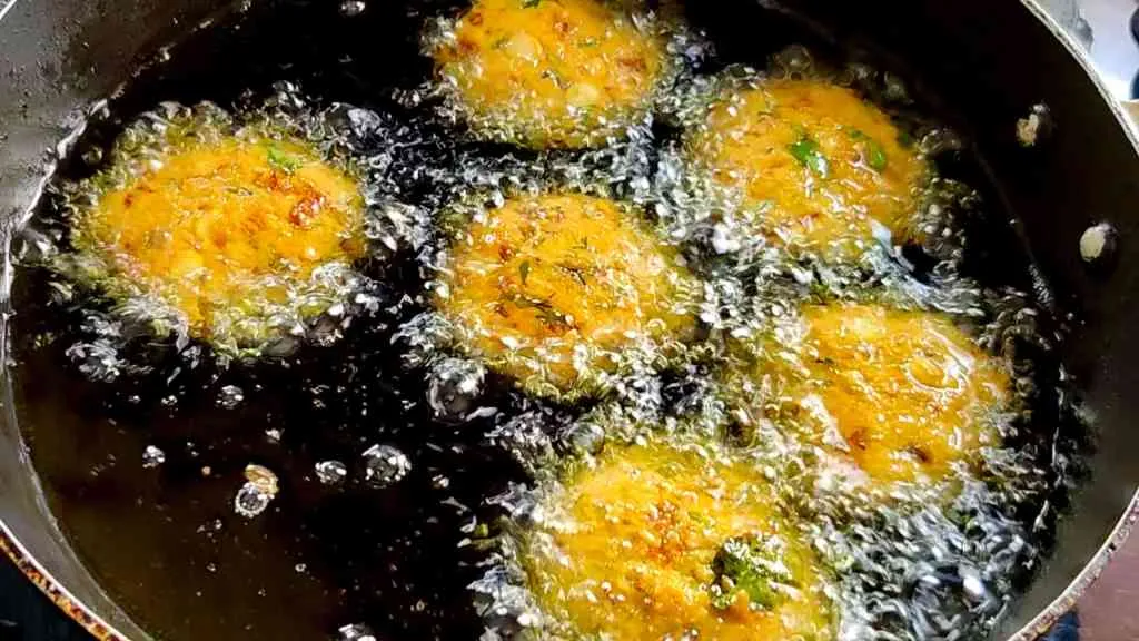 Simple Parippu Vada Recipe (Tasty!)