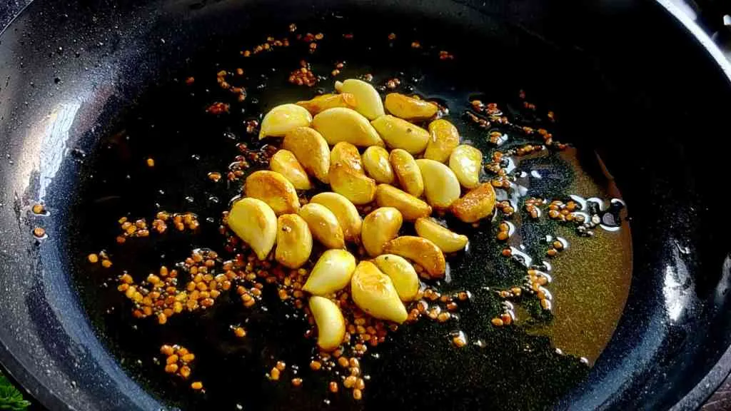 Easy Poondu Kuzhambu Recipe