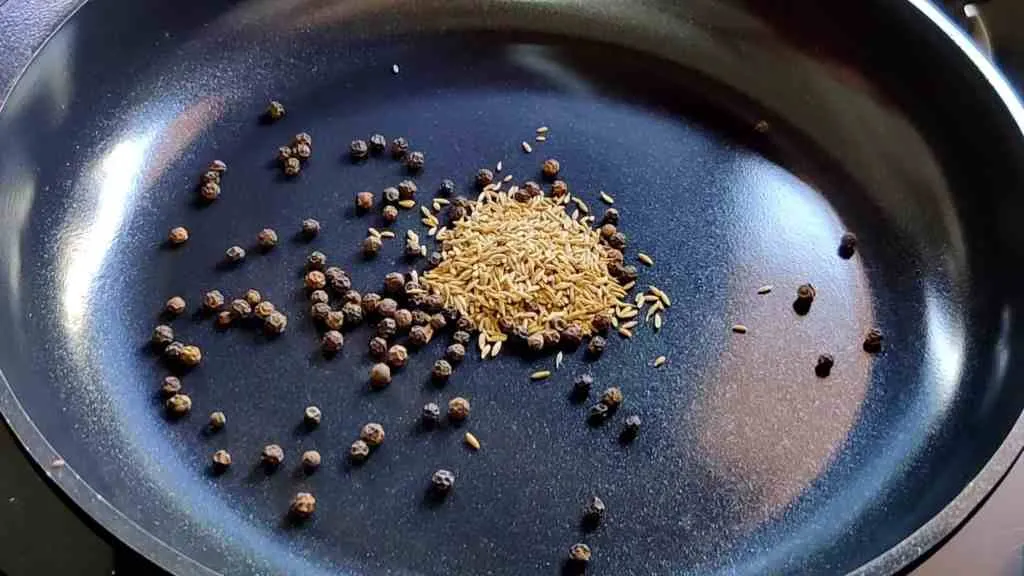 Homemade Kuzhambu Milagai Thool Recipe