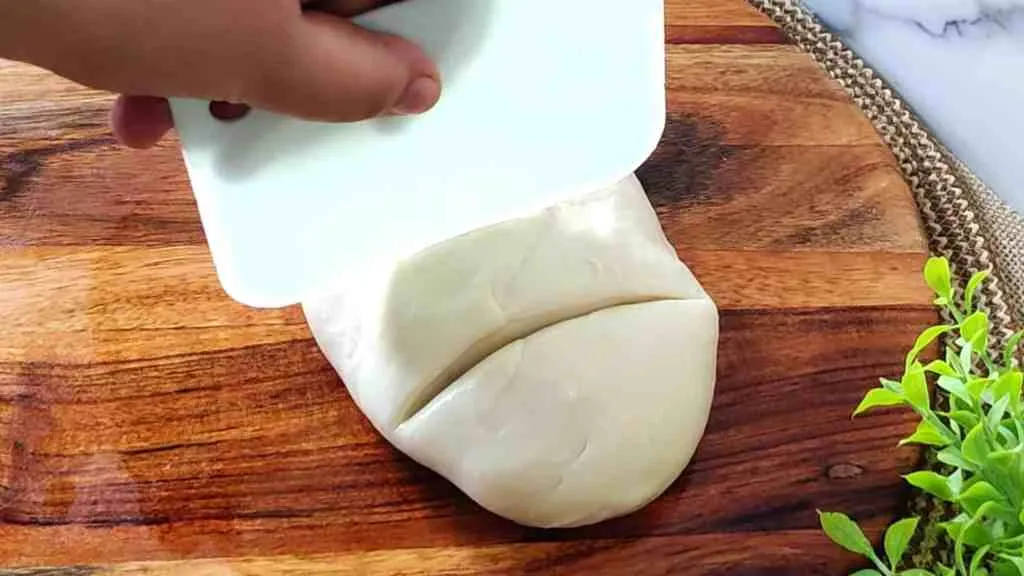 Kerala Flaky Paratha Recipe (Malabar Parottas)