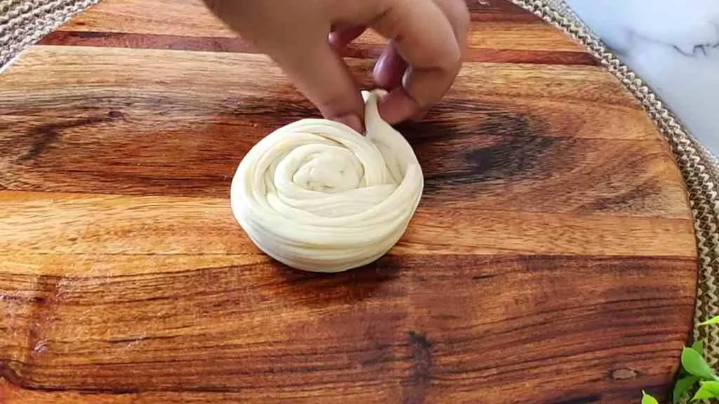 Kerala Flaky Paratha Recipe (Malabar Parottas)