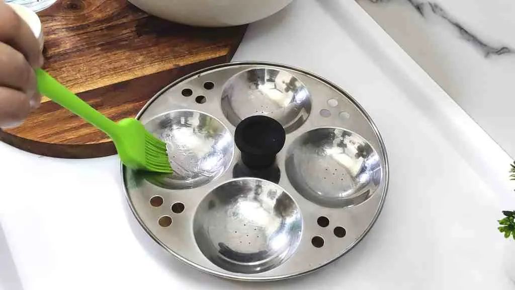 How to Make Idlis in a Pressure Cooker