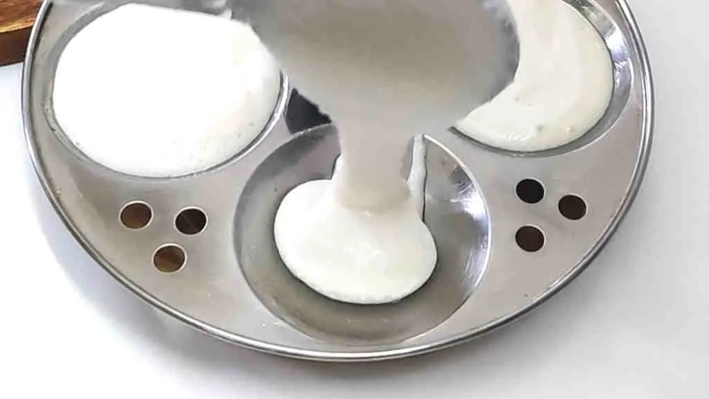 How to Make Idlis in a Pressure Cooker