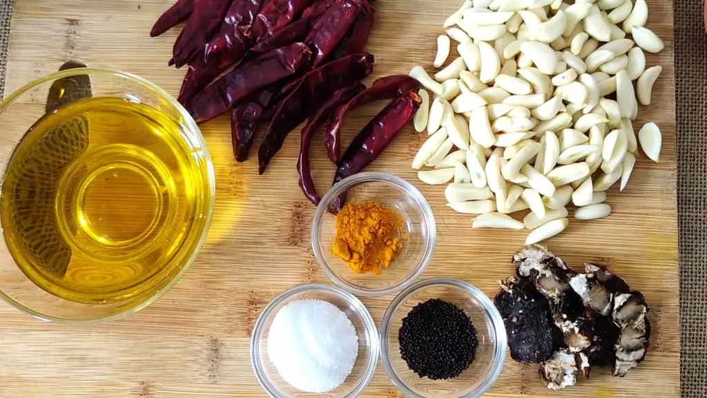 Indian garlic pickle