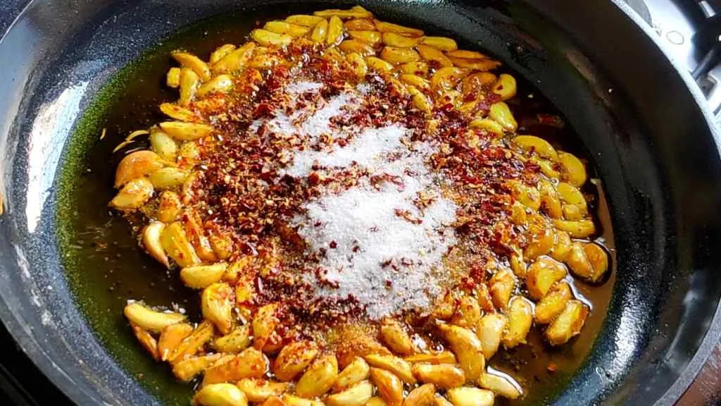 Indian garlic pickle