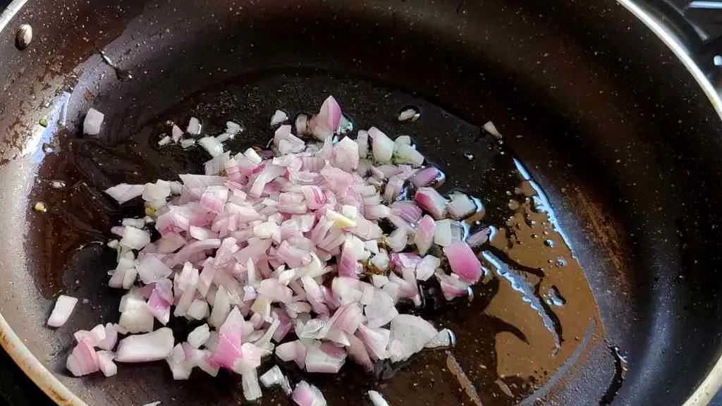 South Indian Cauliflower Recipe (Gobi Poriyal)