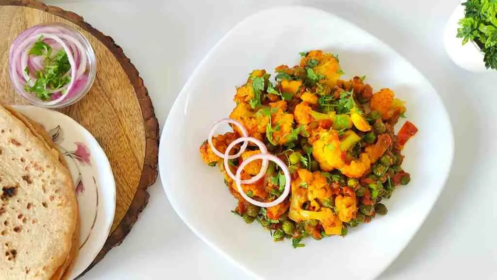 South Indian Cauliflower Recipe (Gobi Poriyal)