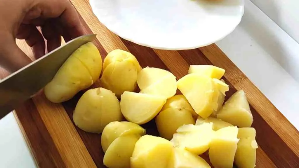 Delicious Batata Bhaji Recipe: Quick and Easy!