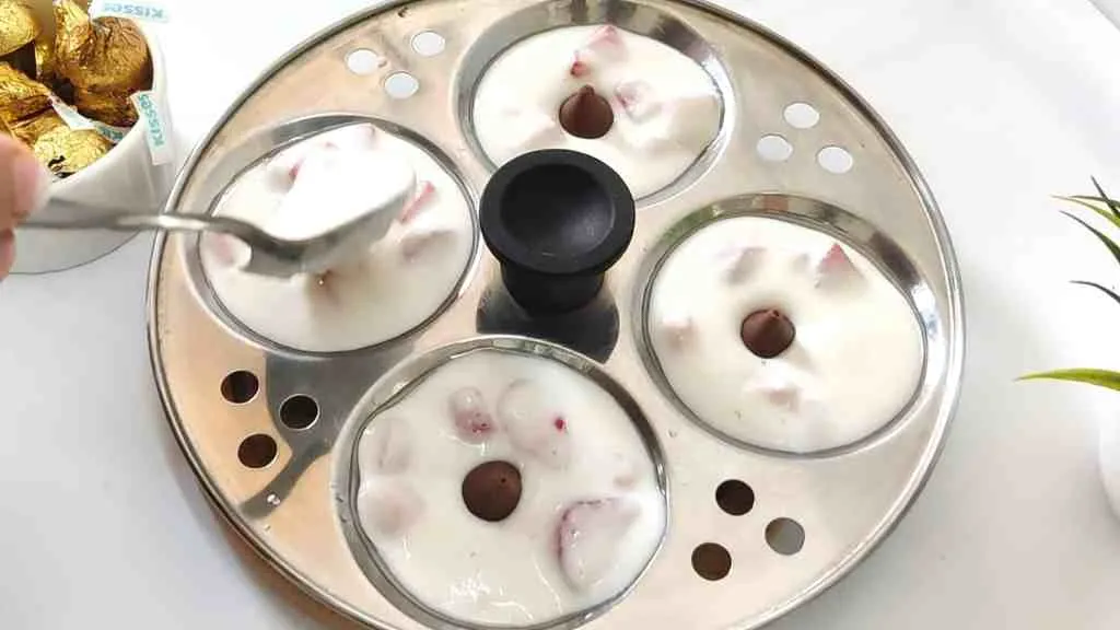 Chocolate Strawberry Idli 