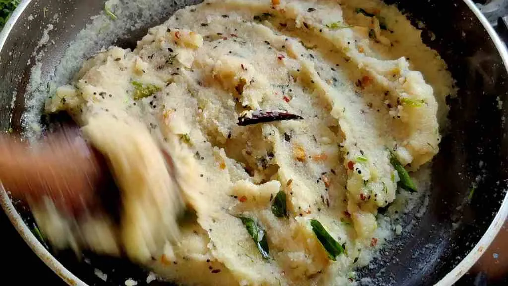 Spice Up Your Mornings with this South Indian Upma Recipe