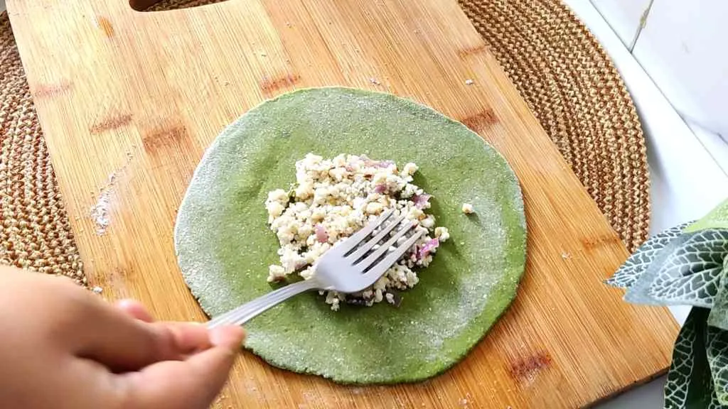 Palak Paneer Paratha - A Healthy Twist on an Indian Classic!