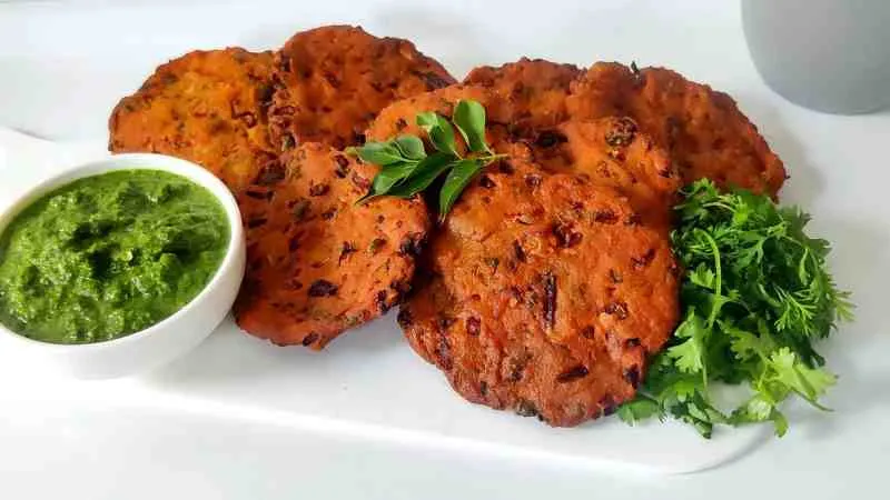 Crispy Maddur Vada Recipe: Melt-In-Your Mouth Delicious!