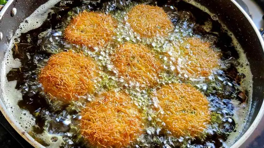 Spice Up Your Ramadan with this Potato, Egg, and Chicken Cutlet Recipe