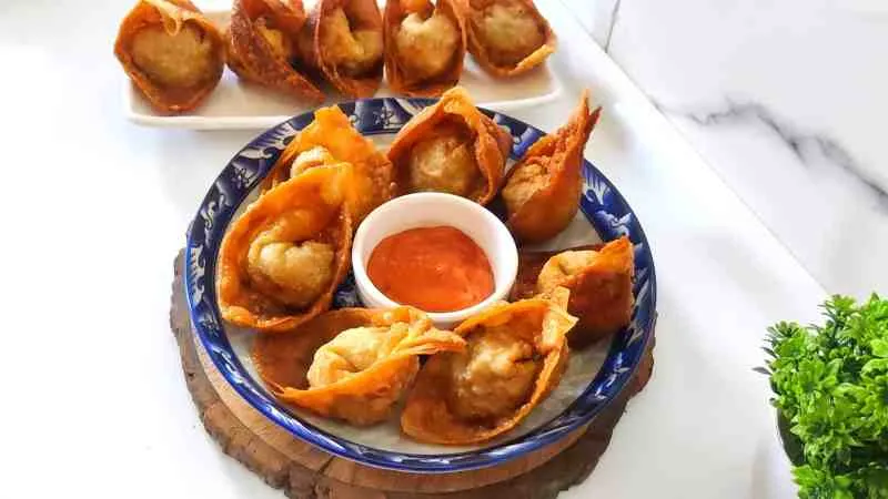 Elevate Your Ramadan Menu with This Crispy Chicken Wonton Recipe