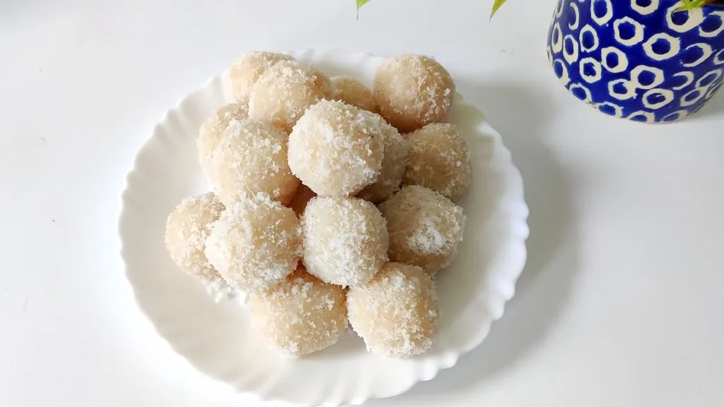 Coconut Laddu Recipe (3 ingredients recipe)
